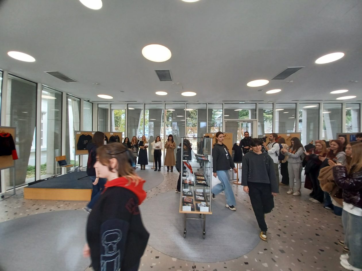 SDPU Zadar modna revija glagoljica