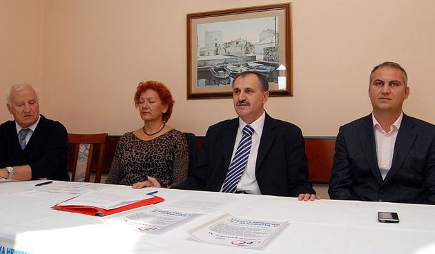 hotel meridijan 25.11.2011. stranka hrvatskog zajednistva , foto: Adam Vidas