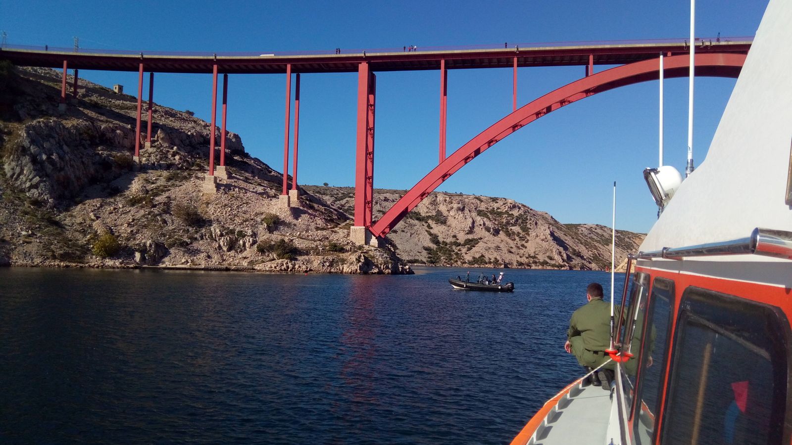 U Novskom ždrilu i dalje traje intenzivna potraga za nestalim pilotom