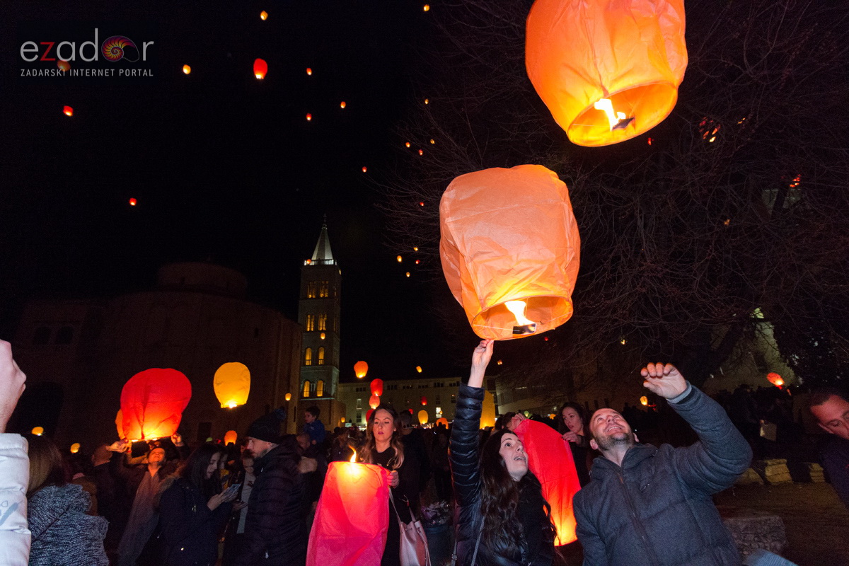 Humanitarni svjetlosni spektakl “Zaželi ljubav” na zadarskom Forumu, 18. veljače 2017. Humanitarni svjetlosni spektakl “Zaželi ljubav” na zadarskom Forumu, 18. veljače 2017.