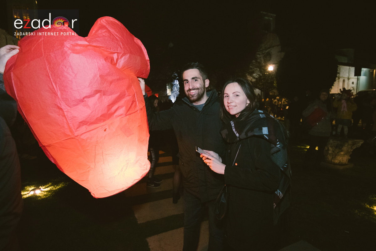 Humanitarni svjetlosni spektakl “Zaželi ljubav 2018.” @ Forum