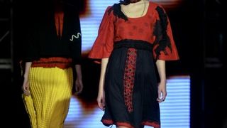 Toyota Fashion week prva večer održana je u ponedjeljak navečer u zagrebačkom Kaptol centru i predstavila zanimljive ideje dizajnera Toyota Fashion week prva večer održana je u ponedjeljak navečer u zagrebačkom Kaptol centru i predstavila zanimljive ideje dizajnera