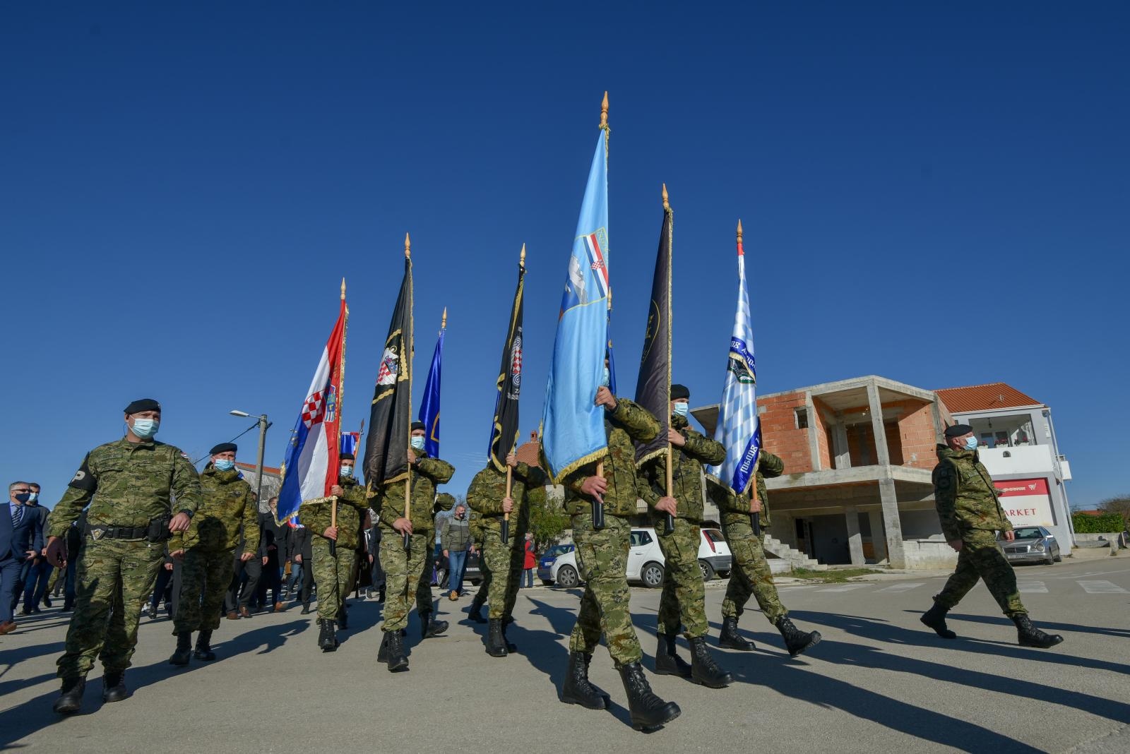 Škabrnja: Kolonom sjećanja obilježena je obljetnica stradavanja branitelja i civila Škabrnja: Kolonom sjećanja obilježena je obljetnica stradavanja branitelja i civila
