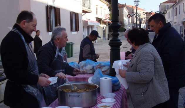 Benkovac: Besplatne porcije bakalara na Badnjak, Foto: Grad Benkovac