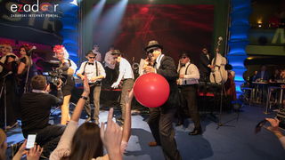 Ludnica u Saturnusu: Najbolji doček u svemiru i šire Ludnica u Saturnusu: Najbolji doček u svemiru i šire