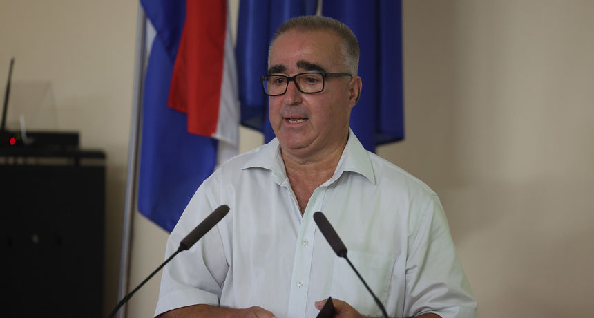 Dr. Boris Dželalija predstavio roman Dr. Boris Dželalija predstavio roman