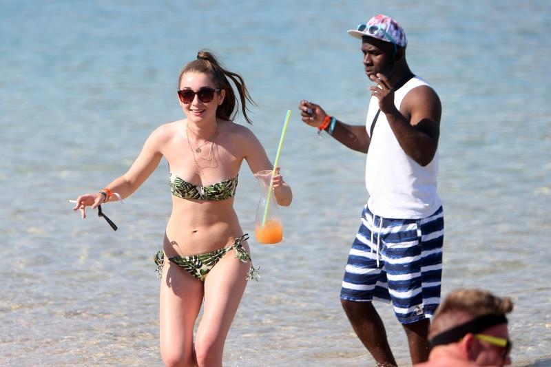 Zrće: Prvi dan Hideout festivala privukao nekoliko tisuća turista, Photo: Dalibor Urukalovic/PIXSELL Zrće: Prvi dan Hideout festivala privukao nekoliko tisuća turista, Photo: Dalibor Urukalovic/PIXSELL