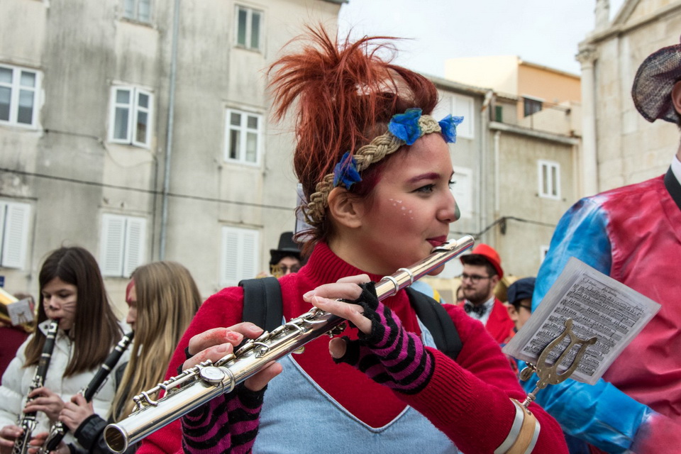 Paški zimski karneval 2017.- Maškarane skupine u karnevalskoj povorci Paški zimski karneval 2017.- Maškarane skupine u karnevalskoj povorci