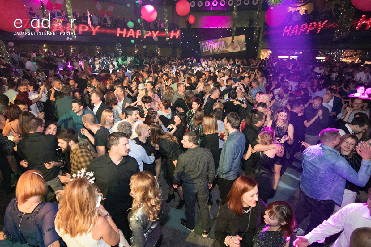 Ludnica u Saturnusu: Najbolji doček u svemiru i šire Ludnica u Saturnusu: Najbolji doček u svemiru i šire