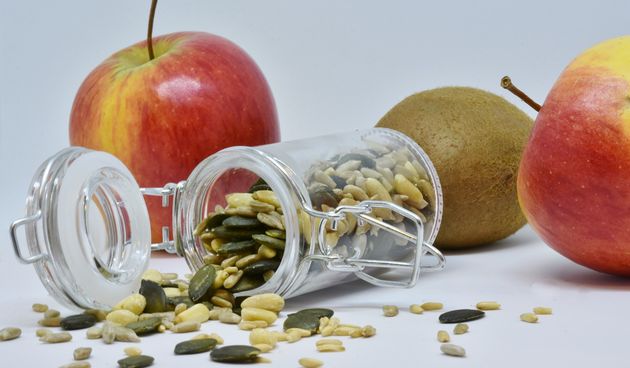 Orašasti plodovi i sjemenke – bogati omega 3 masnim kiselinama, esencijalnim mastima za našu kosu