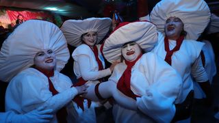 Cirkultura i Jasmin Stavros otvorili Maškare na Viru Cirkultura i Jasmin Stavros otvorili Maškare na Viru