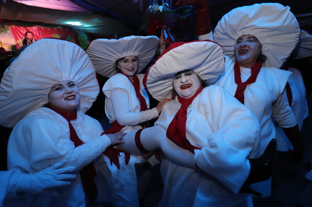 Cirkultura i Jasmin Stavros otvorili Maškare na Viru Cirkultura i Jasmin Stavros otvorili Maškare na Viru