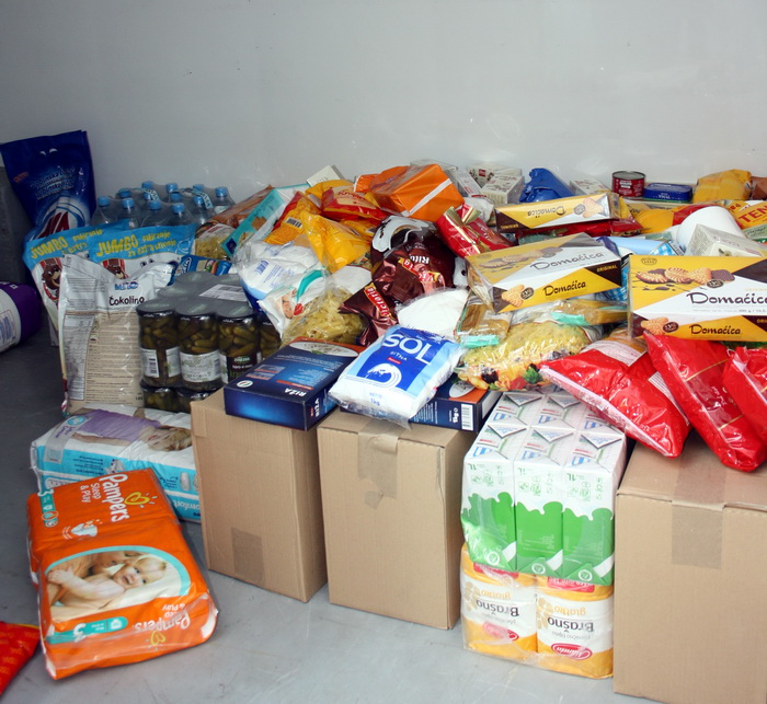 Zadarski sportaši i sportski novinari velikog srca napunili Socijalnu samoposlugu Zadarski sportaši i sportski novinari velikog srca napunili Socijalnu samoposlugu