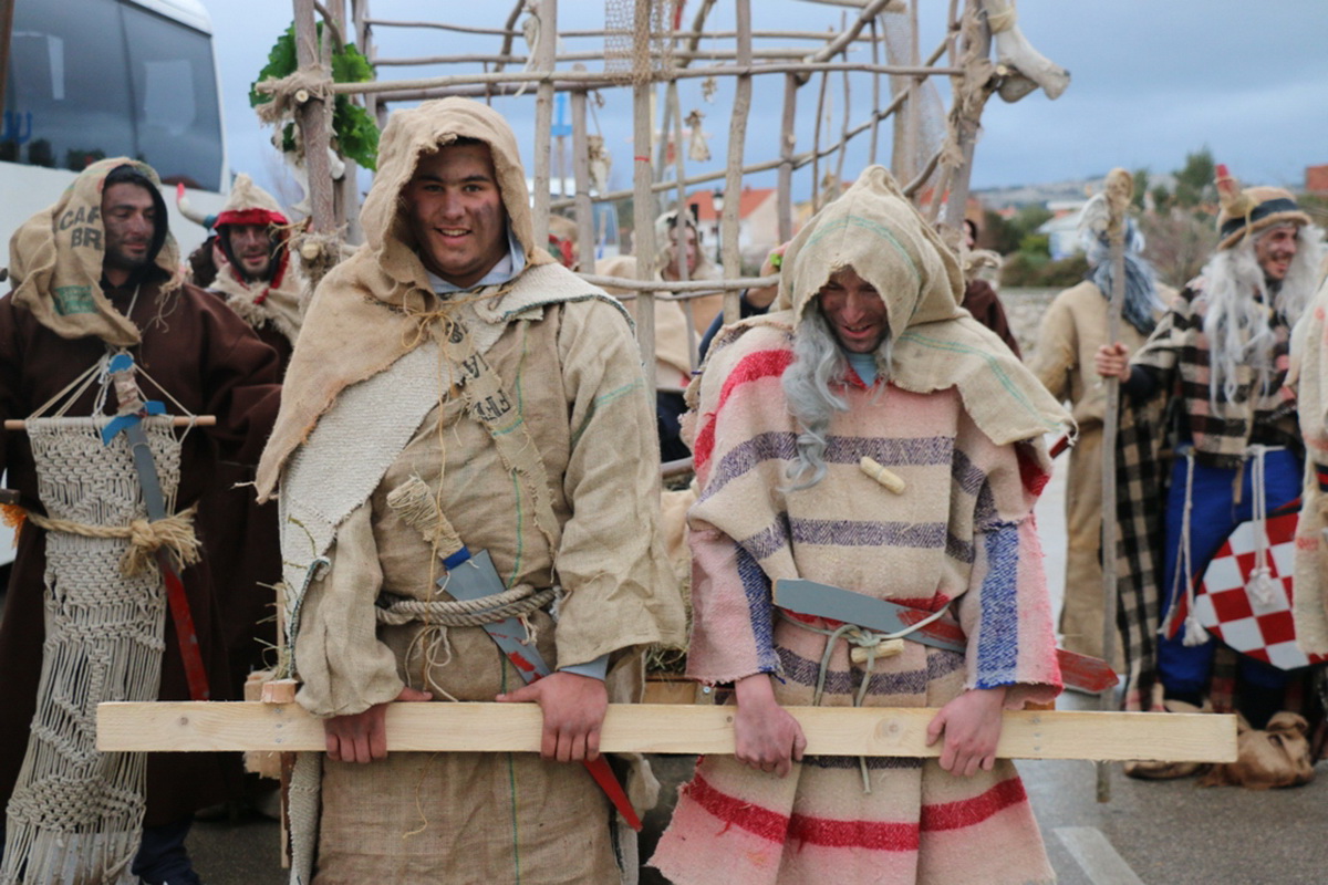 Virske maškare 2018: Defile maškaranih skupina i fešta uz “Koktelse”