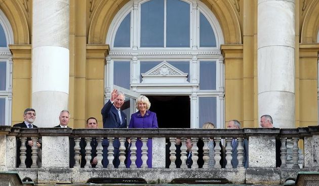 Njihove kraljevske visosti princ od Walesa i vojvotkinja od Cornwalla na proslavi 400. godisnjice Shakespearove smrti u Hrvatskom narodnom kazalistu. Clanovi britanske kraljevske obitelji mahnuli s balkona HNK-a. Photo: Goran Stanzl/PIXSELL