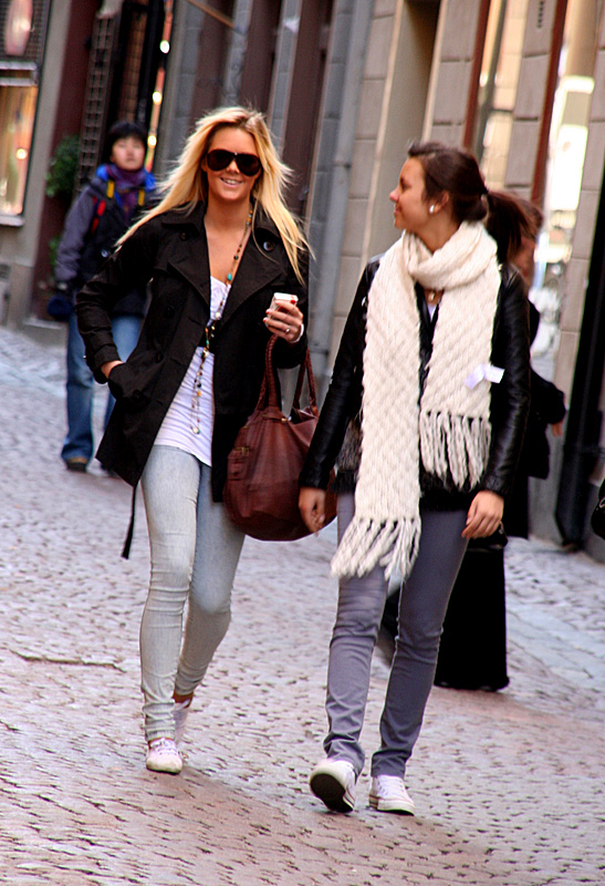 Žene Stochkolma i Helsinkija