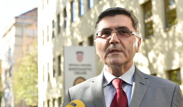 ran Pilicic pomocnik ministra obrane za ljudske potencijale ispred Ministarstva obrane dao je izjavu za medije u vezi pozivanja 18.000 rezervista koji bi trebali popuniti sest pukovnija