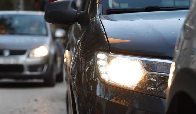 Od 1.studenog do 31.ozujka obvezna su upaljena svjetla na motornim vozilima i tijekom dana