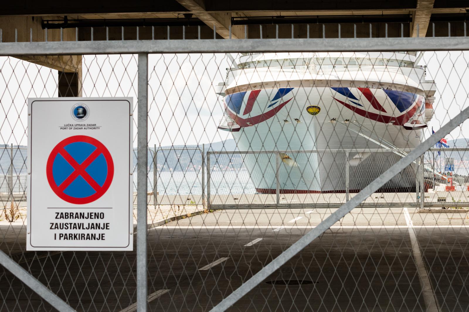 Zadar: Jutros u Gaženicu uplovio kruzer Azura Zadar: Jutros u Gaženicu uplovio kruzer Azura