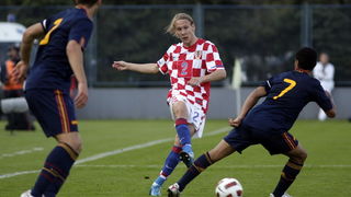 Varazdin, 121010.
Gradski stadion Varazdin. Kvalifikacijska utakmica za Europsko prvenstvo U21 u Danskoj 2011. godine. Hrvatska – Spanjolska.
Na slici: Domagoj Vida.
Foto: Zeljko Hajdinjak / Cropix Varazdin, 121010.
Gradski stadion Varazdin. Kvalifikacijska utakmica za Europsko prvenstvo U21 u Danskoj 2011. godine. Hrvatska – Spanjolska.
Na slici: Domagoj Vida.
Foto: Zeljko Hajdinjak / Cropix