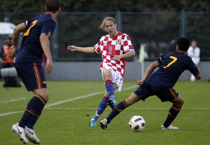 Varazdin, 121010.
Gradski stadion Varazdin. Kvalifikacijska utakmica za Europsko prvenstvo U21 u Danskoj 2011. godine. Hrvatska – Spanjolska.
Na slici: Domagoj Vida.
Foto: Zeljko Hajdinjak / Cropix Varazdin, 121010.
Gradski stadion Varazdin. Kvalifikacijska utakmica za Europsko prvenstvo U21 u Danskoj 2011. godine. Hrvatska – Spanjolska.
Na slici: Domagoj Vida.
Foto: Zeljko Hajdinjak / Cropix