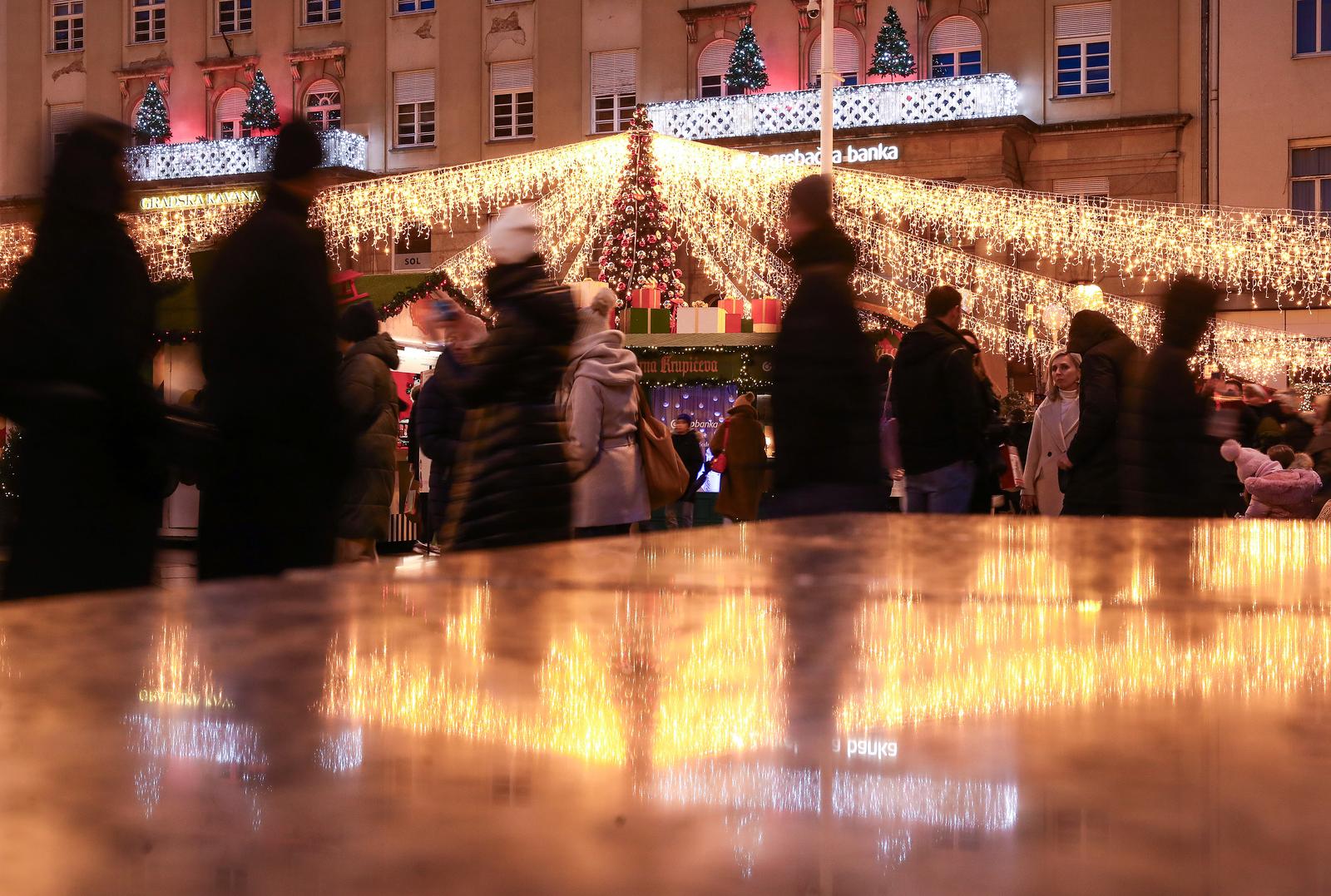 Zagrebački Advent na Trgu bana Jelačića