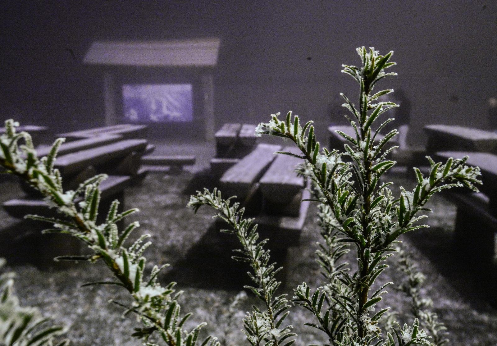 Prvi ovogodišnji snijeg zabjelio je Sljeme