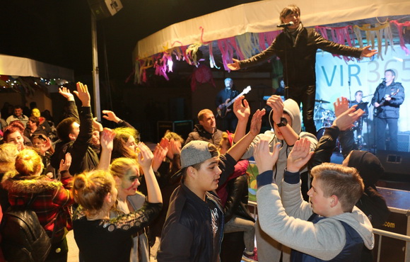 Virski karneval & maškare: Plesna maškarana fešta uz Jasmina Stavrosa