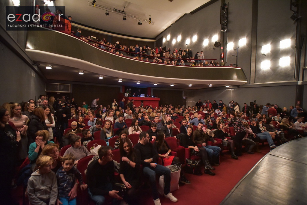 Predstava “Odgojoj” Plesne udruge Gesta u HNK Zadar