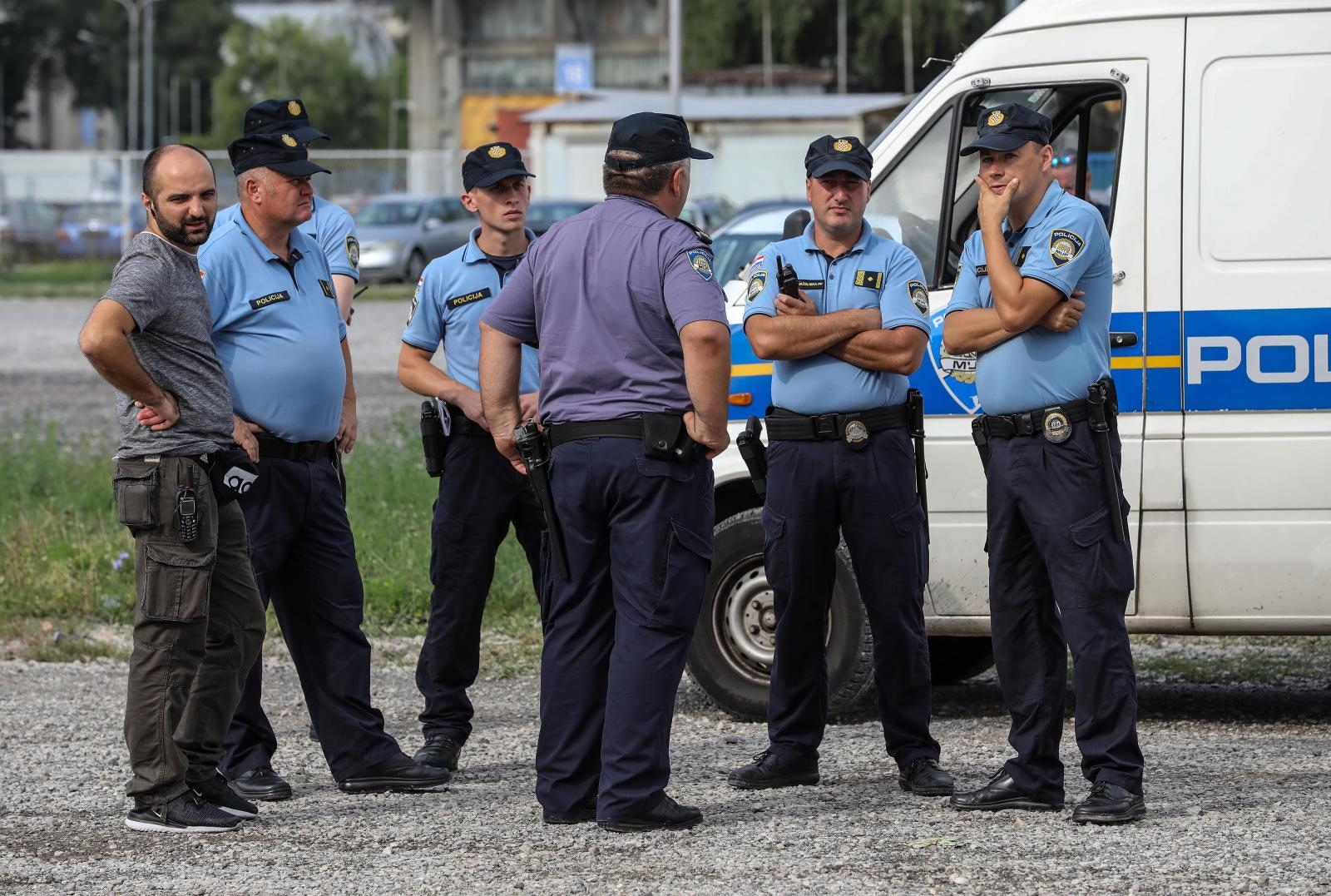 Stali autobusi, vozači upozorili: ‘Imamo 3800 kuna plaću i sad se svi čude što idemo van’ Stali autobusi, vozači upozorili: ‘Imamo 3800 kuna plaću i sad se svi čude što idemo van’