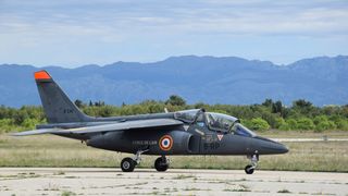 Tri francuska vojna aviona Dassault Alphajet u posjeti bazi Zemunik