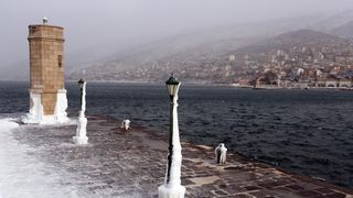 Zaleđeno more i čudesne ledene skulpture na senjskoj rivi