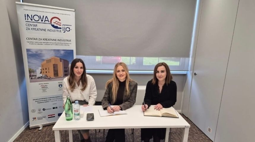 Ustanova za razvoj kompetencija, inovacija i specijalizacije Zadarske županije INOVAcija održala je Info dan o HBOR-ovim kreditima za poduzetnike u utorak 4. ožujka 2025., u prostorijama Centra za kreativne industrije Ustanova za razvoj kompetencija, inovacija i specijalizacije Zadarske županije INOVAcija održala je Info dan o HBOR-ovim kreditima za poduzetnike u utorak 4. ožujka 2025., u prostorijama Centra za kreativne industrije