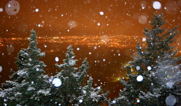 Klis, 101212. 
Ciklona Simenka je veceras donijela Snijeg nadomak Splita svega 4km zracne linije od Splita.
Na slici Snijeg na Klisu.
Foto: Zvonimir Barisin / CROPIX