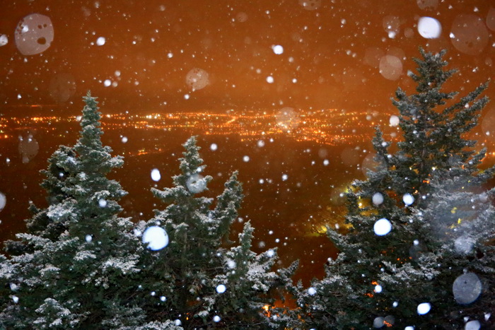 Klis, 101212. 
Ciklona Simenka je veceras donijela Snijeg nadomak Splita svega 4km zracne linije od Splita.
Na slici Snijeg na Klisu.
Foto: Zvonimir Barisin / CROPIX