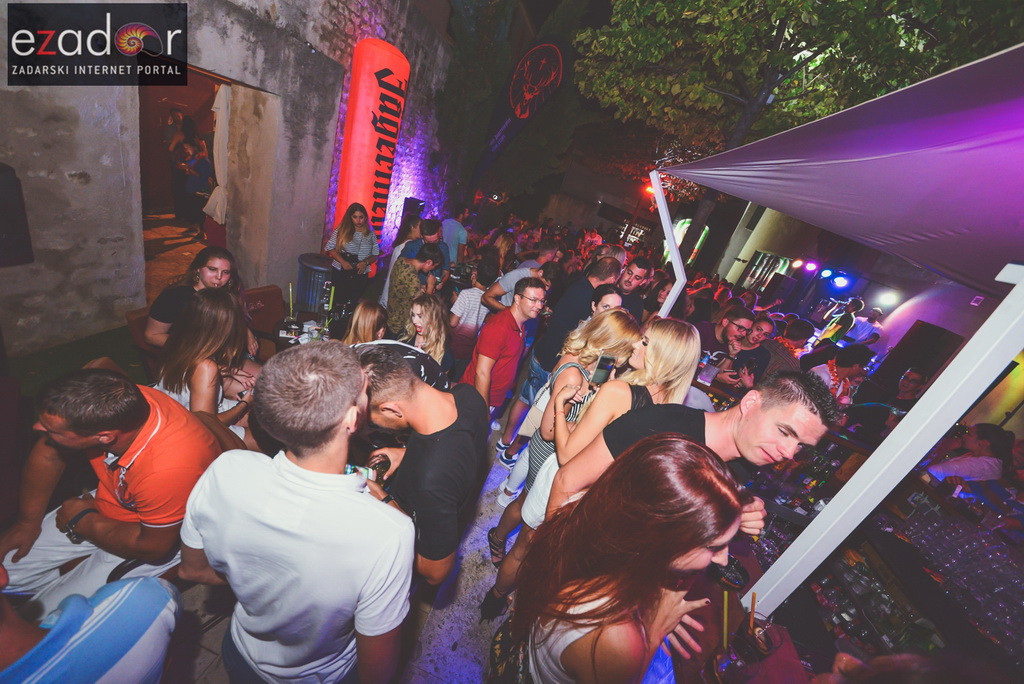 Connect @ Teatro bar & Zlatni kutić Connect @ Teatro bar & Zlatni kutić