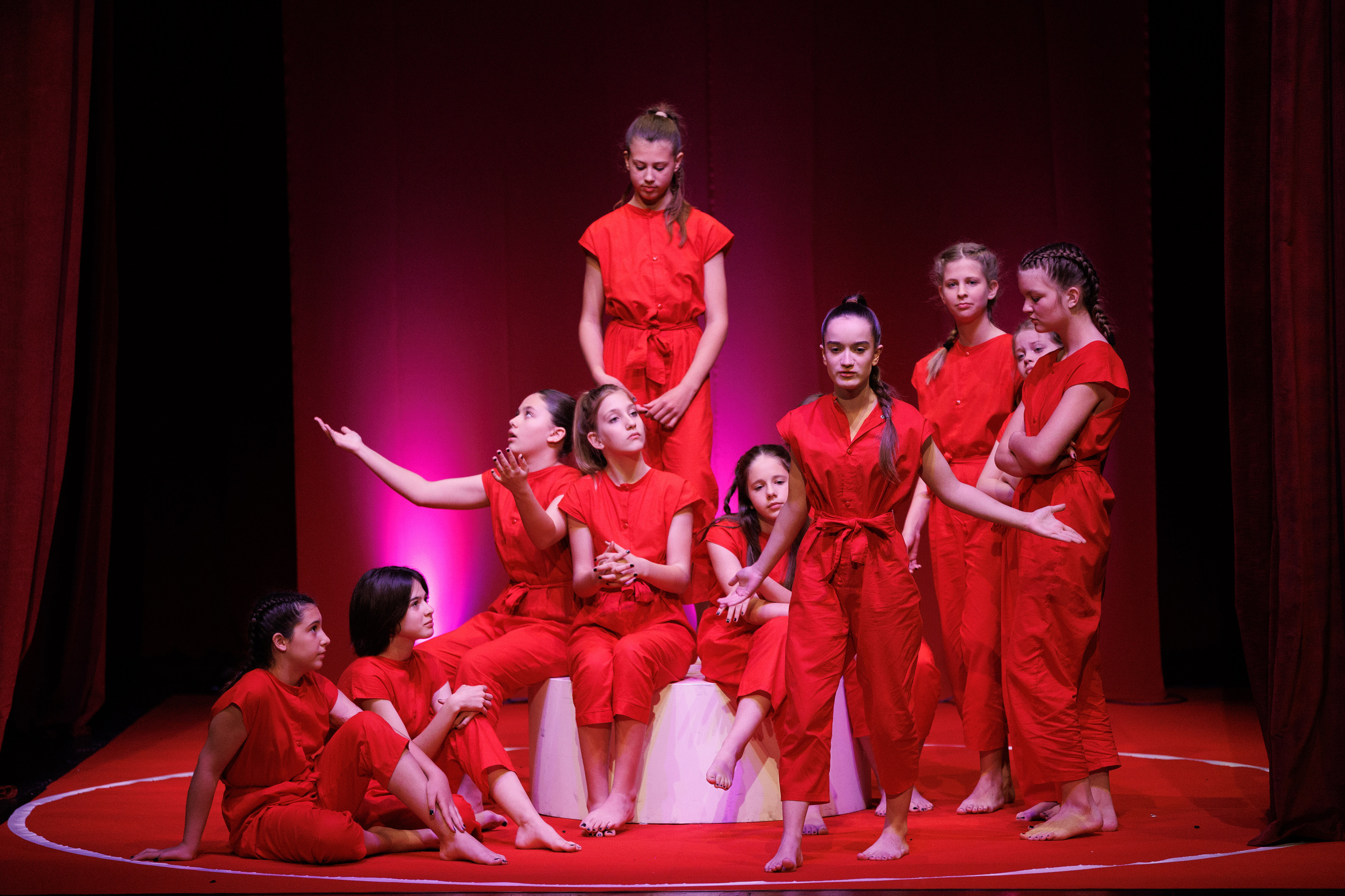 Igrajmo se: Zabranjeno mlađima od 15 strana A