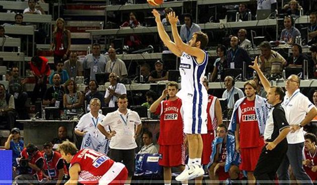 Vassilis Spanoulis zabija odlučujuću tricu