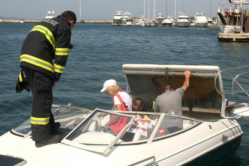 Eksplodirao gliser kod benzinske postaje na Branimirovoj obali, Foto: Dino Stanin/PIXSELL