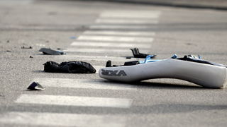 Zadar, 011110.
Teska prometna nesreca automobila Fiat Punto i motora Gillera na krizanju Splitske ulice i Ulice Domovinskog rata. Ocevid je u tijeku.
Foto: Jure Miskovic / CROPIX