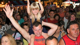 Virsko ljeto 2016: Dražen Zečić Zeko i Banana Band raspjevali i rasplesali Vir