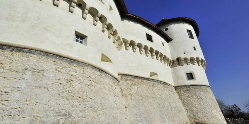 Desinic, 131111.
Otvorenje dvora Veliki tabor nakon restauratorskih radova. Izmedju ostalih, na otvorenju su prisustvovali i ministar kulture Jasen Mesic, te potpredsjednik Hrvatskog sabora Ivan Jarnjak.
Foto: Boris Kovacev / CROPIX