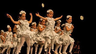 Plesna cestitka Zadarskog plesnog ansambla Plesna cestitka Zadarskog plesnog ansambla