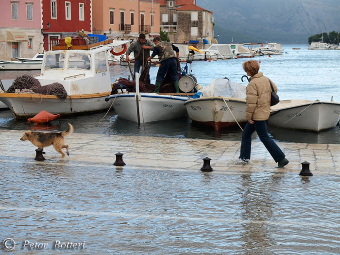 Plima u Starom Gradu na Hvaru 9. studenog 2010, Foto: Petar Botteri