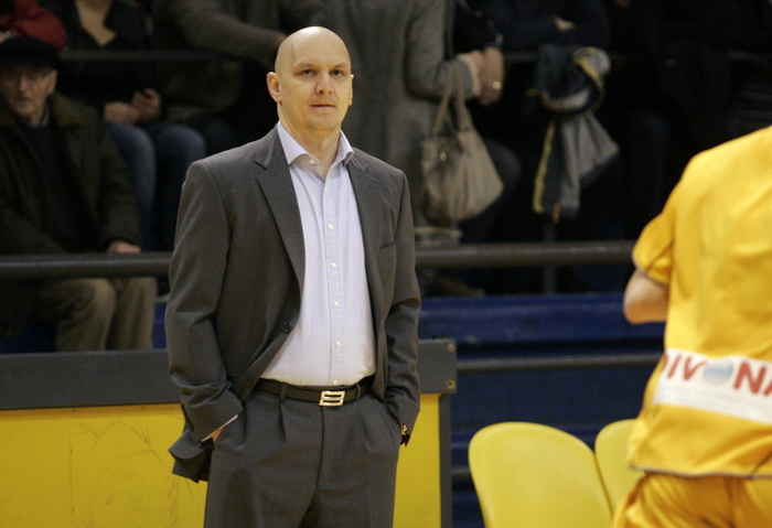 Split, 090413.
Kosarkaska utakmica 4. kola A1 kosarkaske lige Split Zadar odigrana je u dvorani na Gripama.
Na fotografiji: trener Splita Mladen Erjavec
Foto : Jakov Prkic / Cropix Split, 090413.
Kosarkaska utakmica 4. kola A1 kosarkaske lige Split Zadar odigrana je u dvorani na Gripama.
Na fotografiji: trener Splita Mladen Erjavec
Foto : Jakov Prkic / Cropix