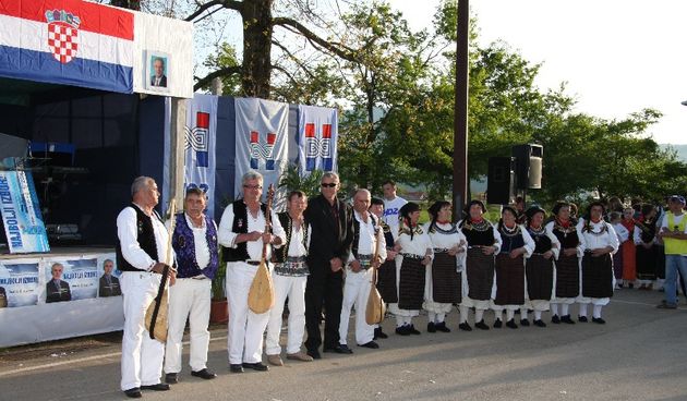 HDZ-ov predizborni skup u Gračacu (Foto: P. Sikirić)