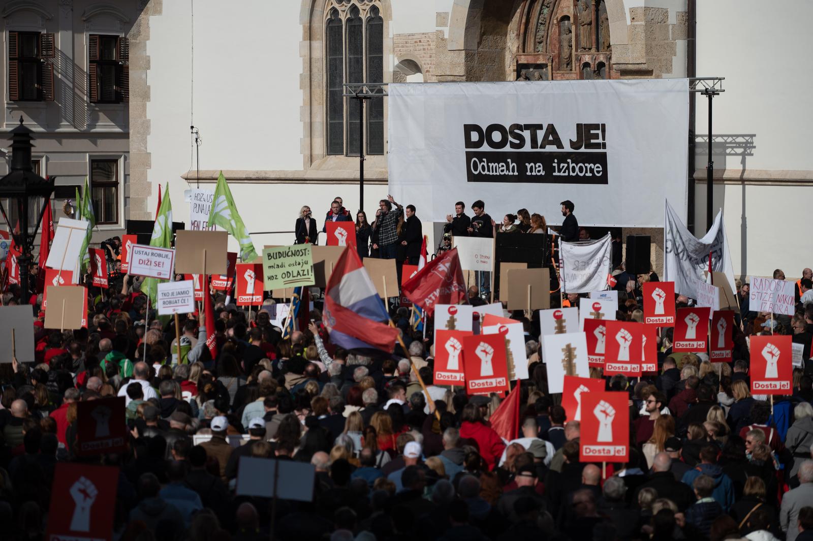 Markov trg: Prosvjed Dosta je! Odmah na izbore Markov trg: Prosvjed Dosta je! Odmah na izbore