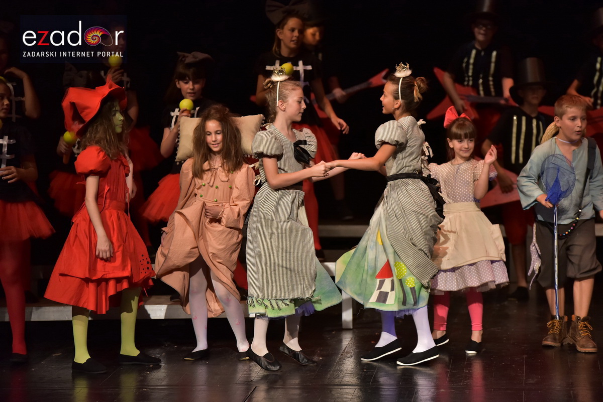 U HNK Zadar održana kazališna revija predstava Udruge “Igrajmo se” U HNK Zadar održana kazališna revija predstava Udruge “Igrajmo se”