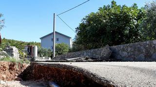 Katastrofalne posljedice bujične poplave u Mekoj Dragi Katastrofalne posljedice bujične poplave u Mekoj Dragi