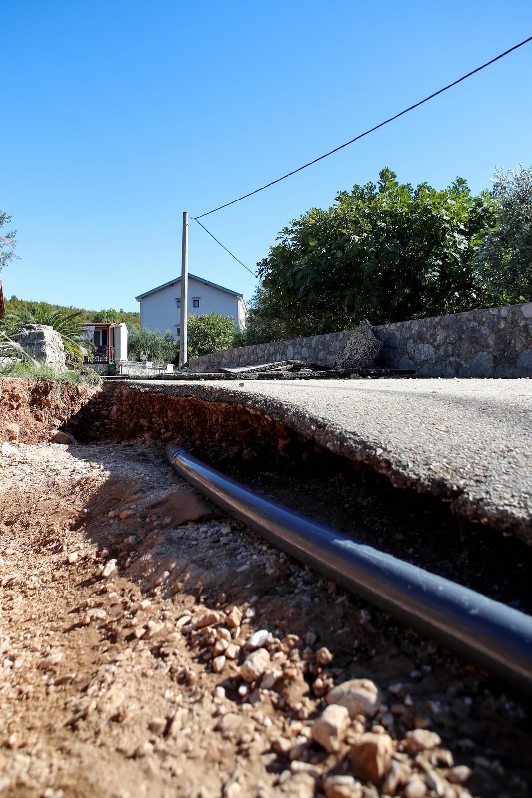 Katastrofalne posljedice bujične poplave u Mekoj Dragi Katastrofalne posljedice bujične poplave u Mekoj Dragi
